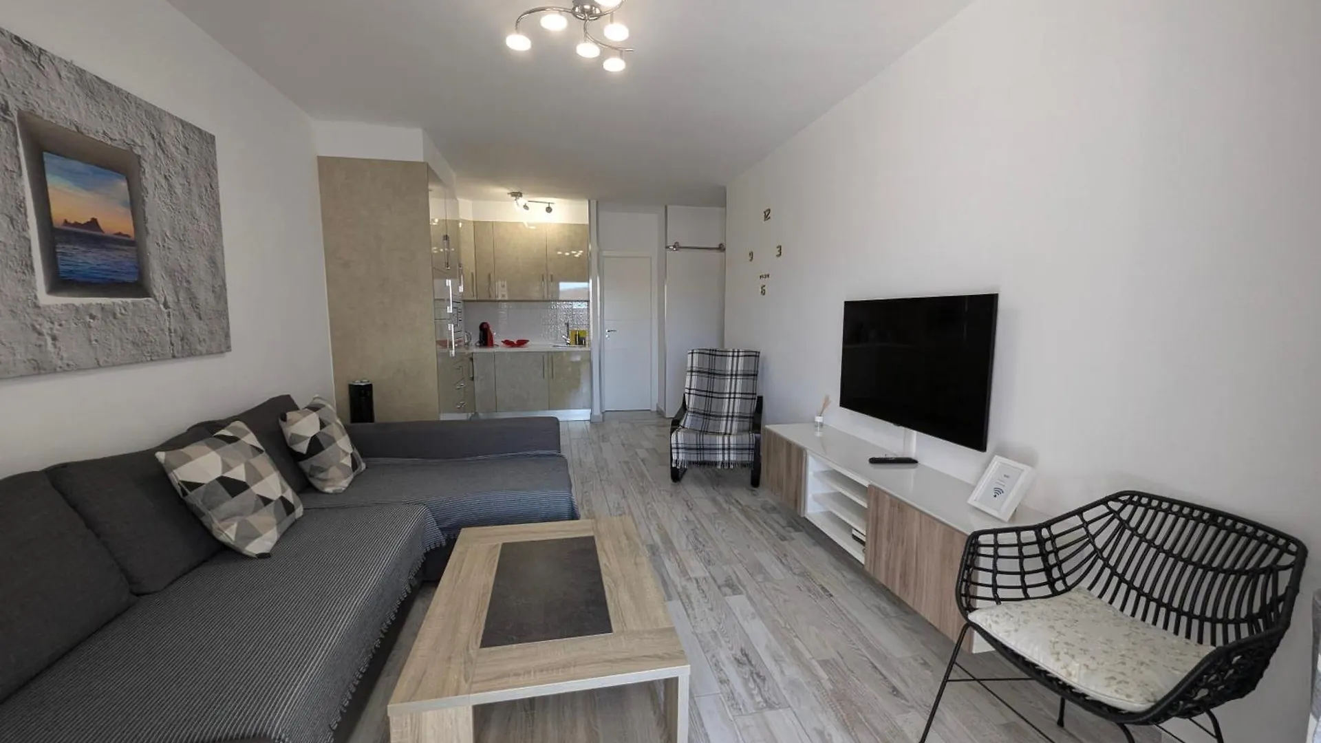 Cozy Apartment In Los Cristianos Guincho